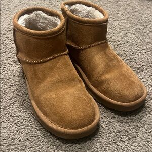 Arizona Jean Company Tan Ankle Boots